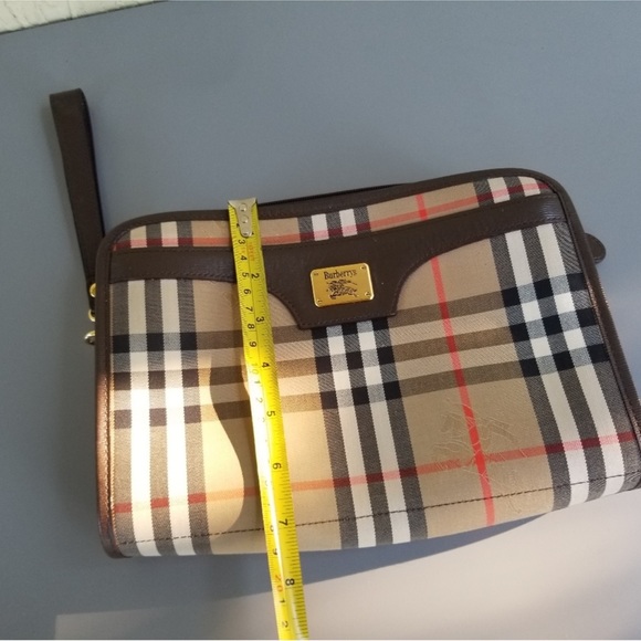 Beautiful Burberry pouch - Picture 5 of 11